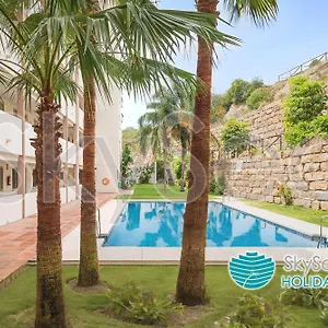 https://sky-sea-holidays-fuengirola.1costadelsol.com